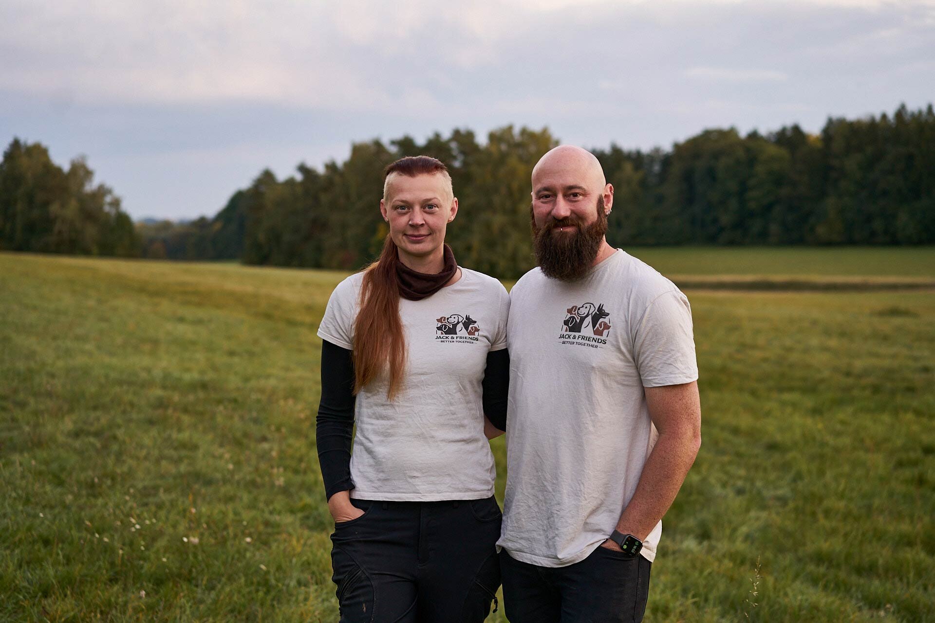 franzi und marco auf der wiese